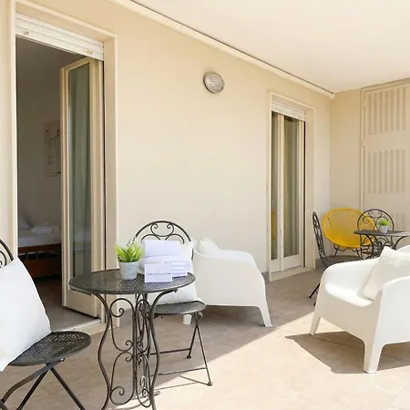 Skygate - Airport With Terrace Apartmanhotel Bari